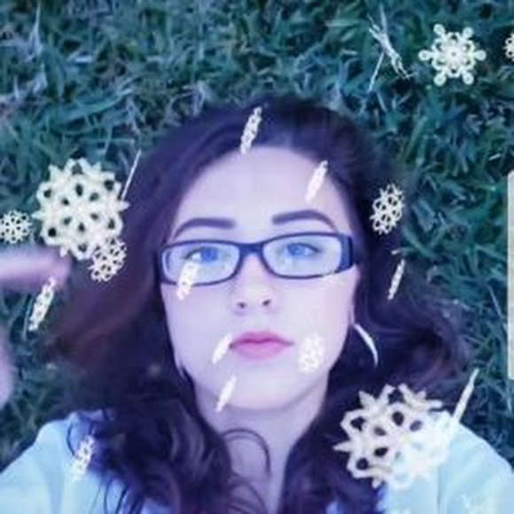 Meet your Posher, Makayla - Picture 1 of 1